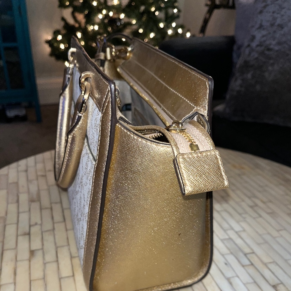 Authentic Michael Kors Bag 👜 - Picture 3 of 5